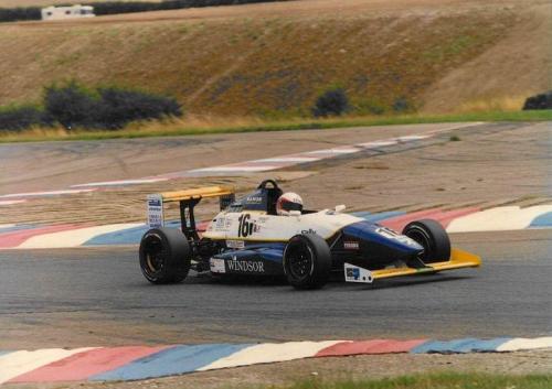 Giorgio Vinella Formula Renault 2000 1996 Thruxton British championship Manor Motorsport Van Diemen chicane