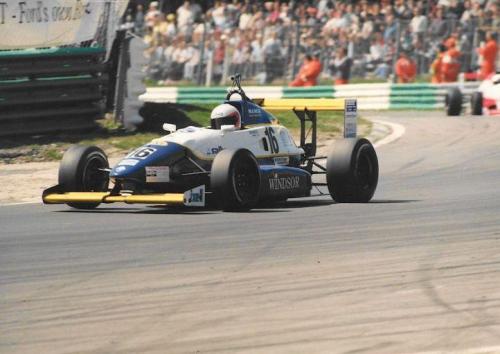 Giorgio Vinella Formula Renault 2000 1996 Brands Hatch British championship Manor Motorsport Van Diemen uscita curva Paddock