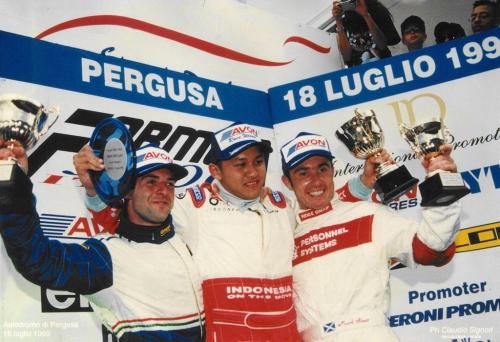 Giorgio Vinella Formula 3000 Championship 1999 Pergusa Team Martello Racing win victory podium Mikola Shaw